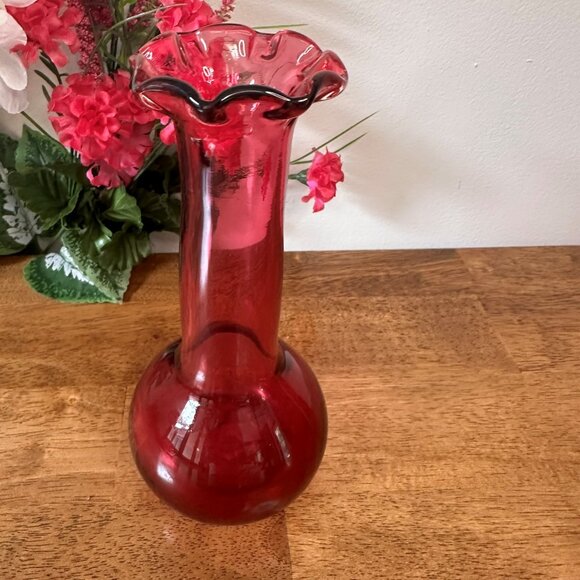 Cranberry Glass Vase Mid Century Blown Art Ruby Red Vintage Home Decor - Picture 7 of 8